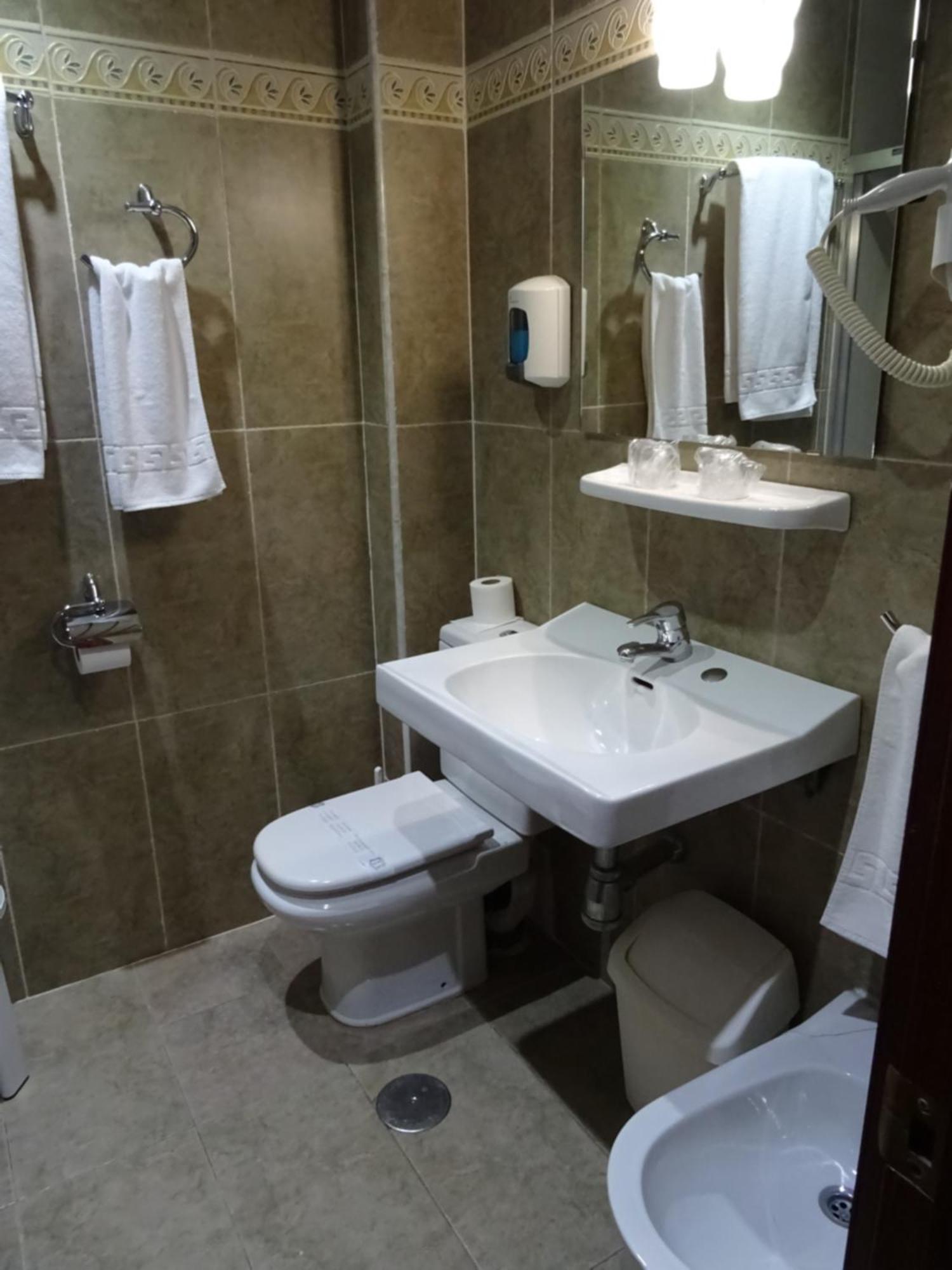 Hotel Marques De Santillana Torrelavega Kültér fotó