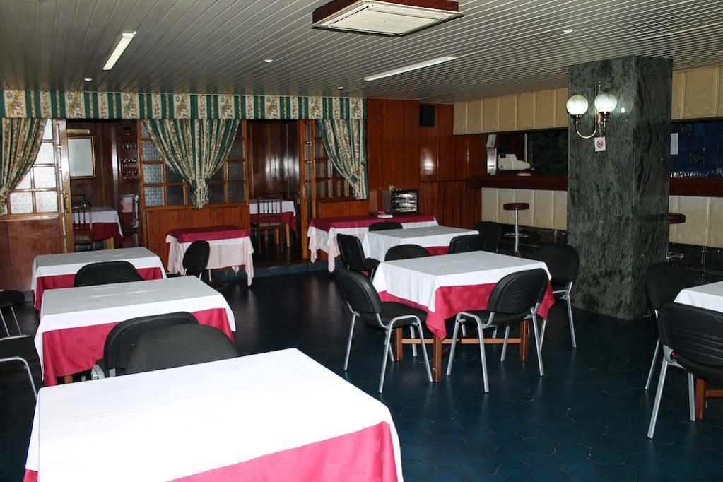 Hotel Marques De Santillana Torrelavega Kültér fotó