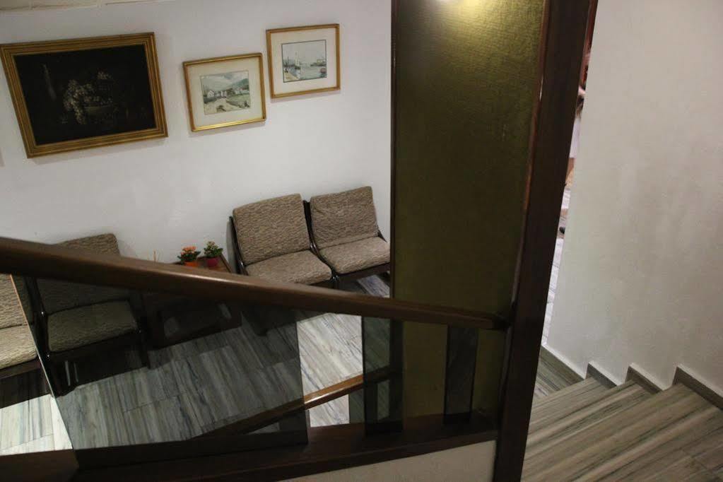 Hotel Marques De Santillana Torrelavega Kültér fotó