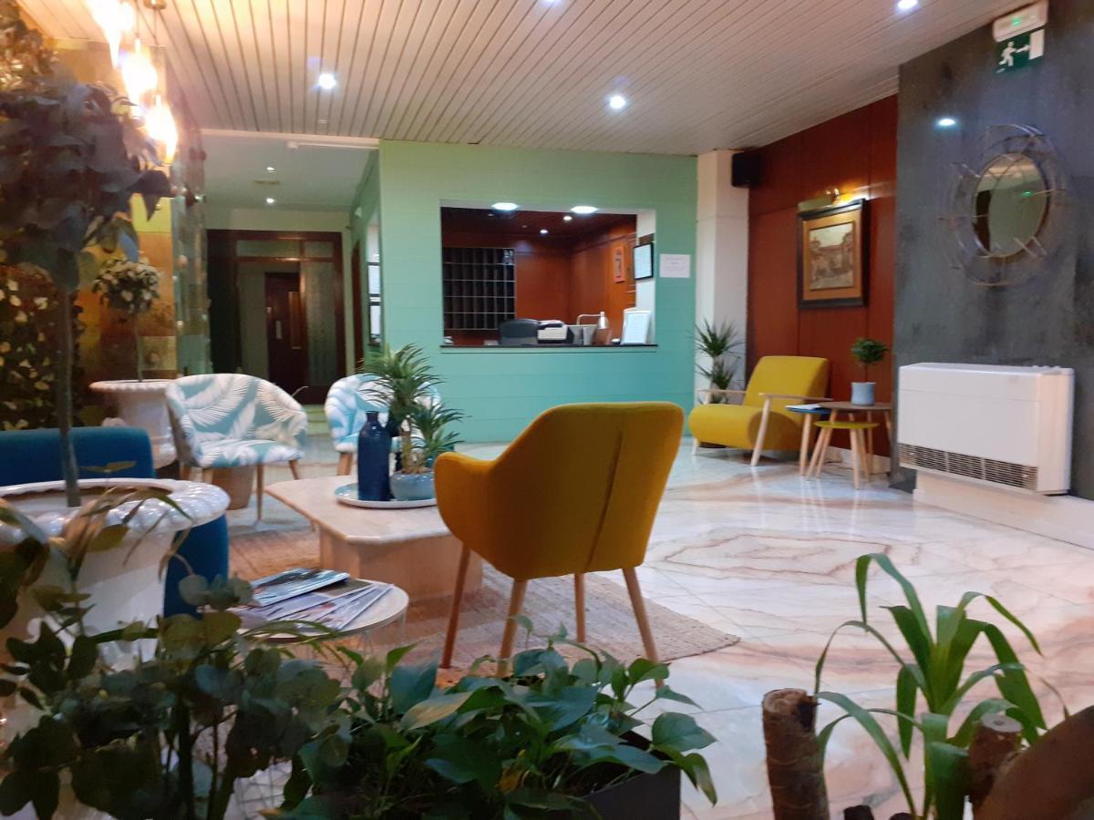 Hotel Marques De Santillana Torrelavega Kültér fotó