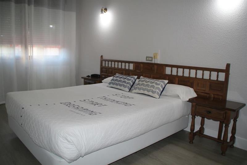 Hotel Marques De Santillana Torrelavega Kültér fotó