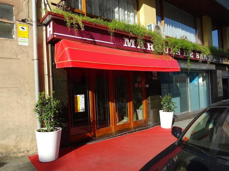 Hotel Marques De Santillana Torrelavega Kültér fotó