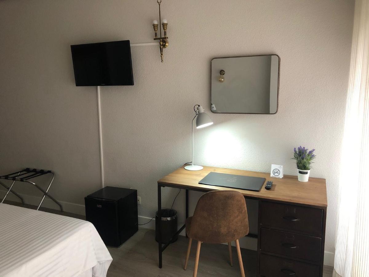 Hotel Marques De Santillana Torrelavega Kültér fotó