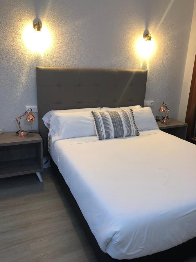 Hotel Marques De Santillana Torrelavega Kültér fotó