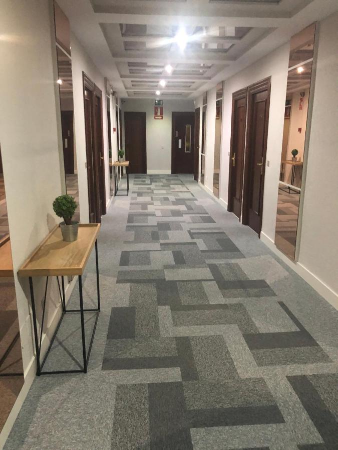 Hotel Marques De Santillana Torrelavega Kültér fotó